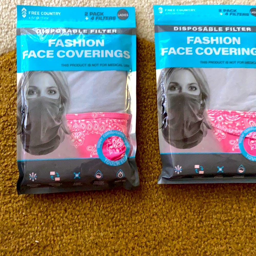 Free Country women’s mask